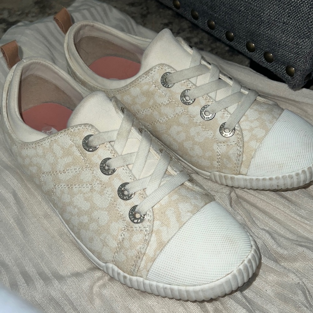 Dr. Scholls Comfort Sneakers